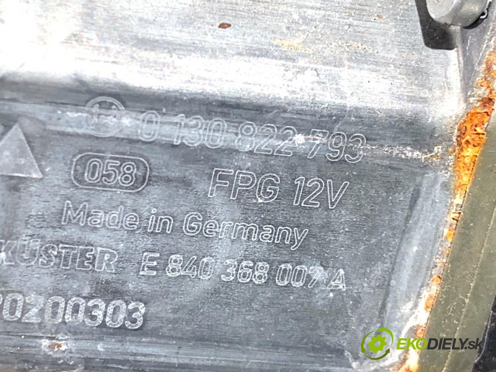 JAGUAR E-PACE SUV 2020 132 kW 2.0 D180 AWD 1999 mechanismus okna pravý přední část J9C323200AB