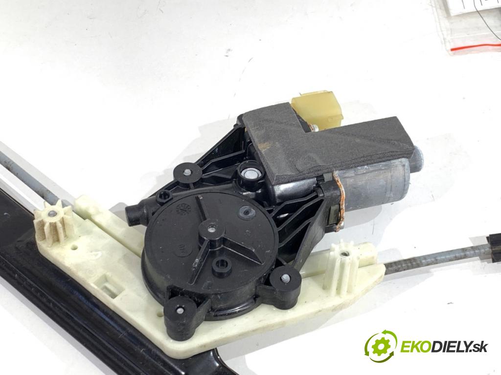 JAGUAR E-PACE SUV 2020 132 kW 2.0 D180 AWD 1999 mechanismus okna levý přední část J9C323201AB