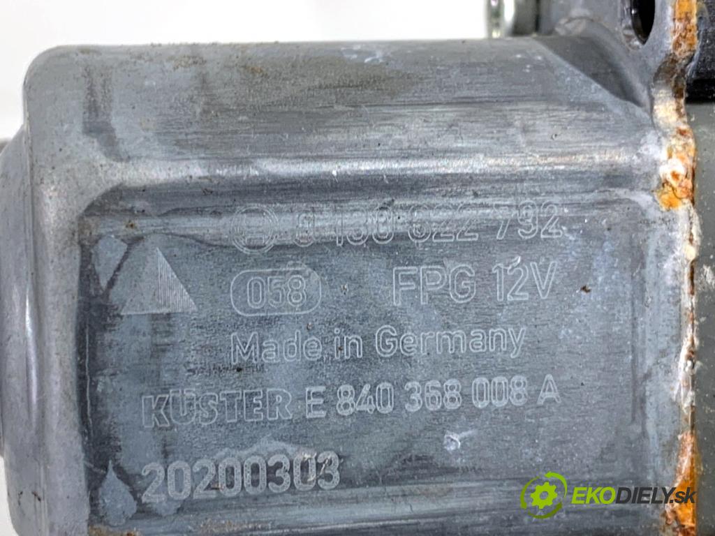 JAGUAR E-PACE SUV 2020 132 kW 2.0 D180 AWD 1999 mechanismus okna levý přední část J9C323201AB