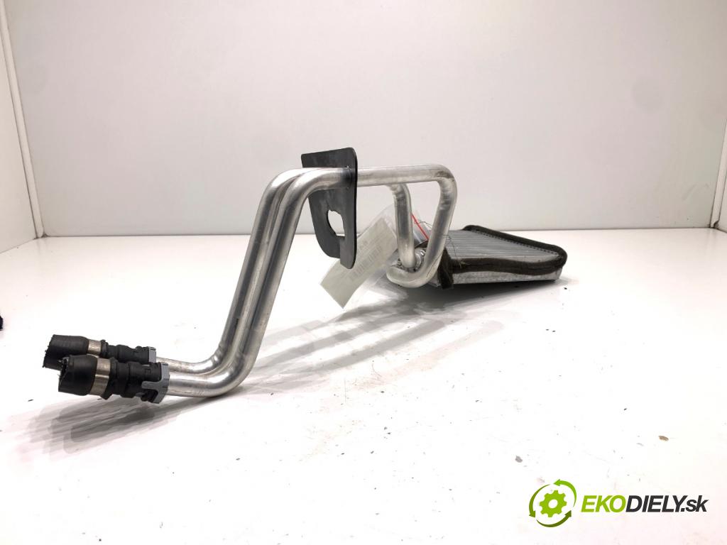 JAGUAR E-PACE SUV 2020 132 kW 2.0 D180 AWD 1999 topné těleso radiátor topení  (Radiátor topení)