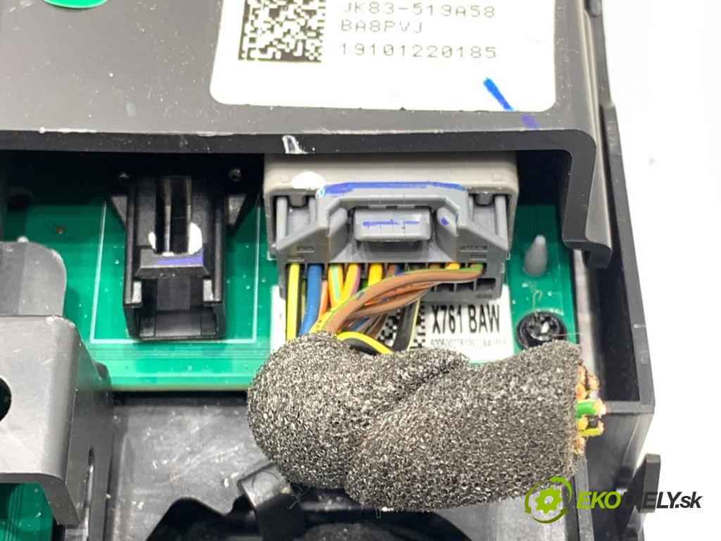 JAGUAR E-PACE SUV 2020 132 kW 2.0 D180 AWD 1999 Svetlo stropné JK83-519A58