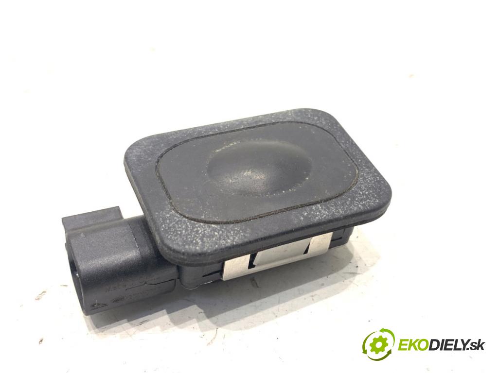 JAGUAR E-PACE SUV 2020 132 kW 2.0 D180 AWD 1999 Kľučka dverí zad 