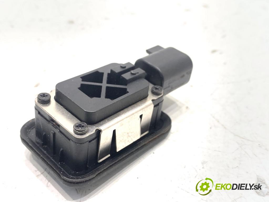 JAGUAR E-PACE SUV 2020 132 kW 2.0 D180 AWD 1999 Kľučka dverí zad