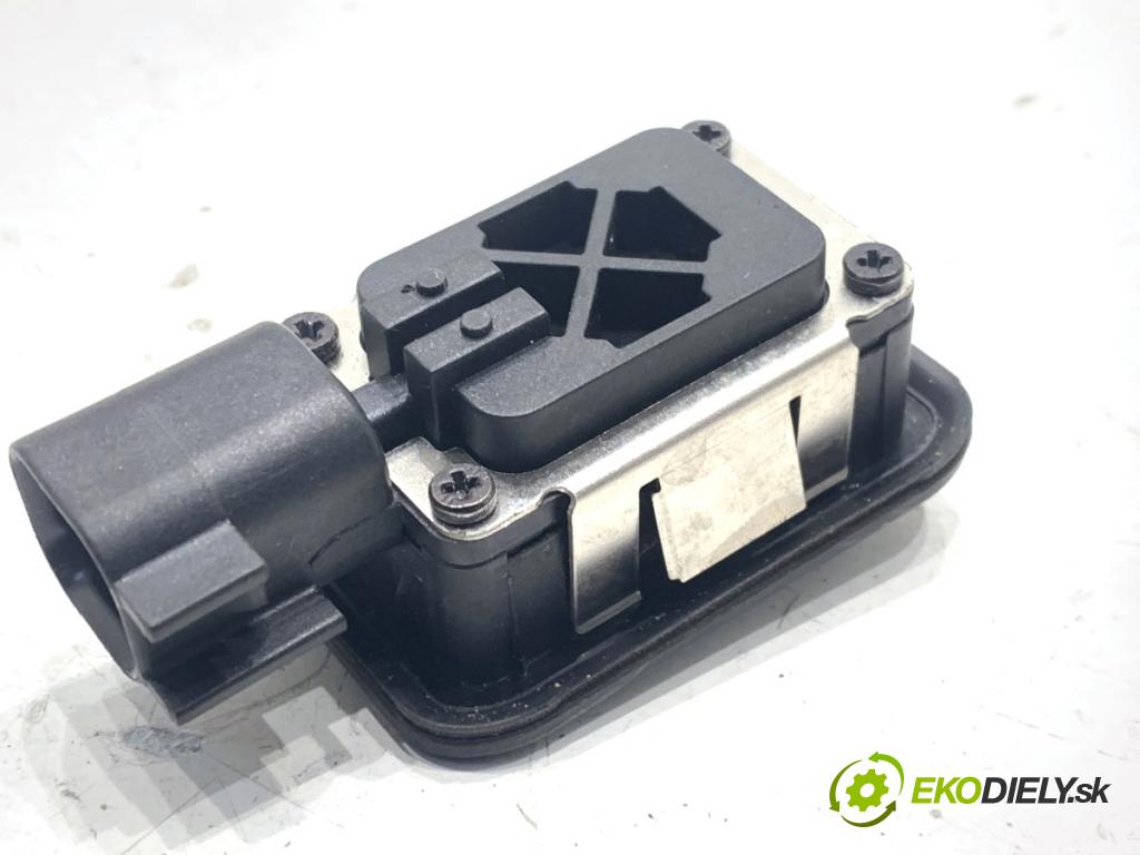 JAGUAR E-PACE SUV 2020 132 kW 2.0 D180 AWD 1999 Kľučka dverí zad