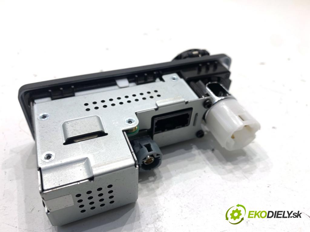 JAGUAR E-PACE SUV 2020 132 kW 2.0 D180 AWD 1999 HNÍZDO: USB JPLA-19E110-BB