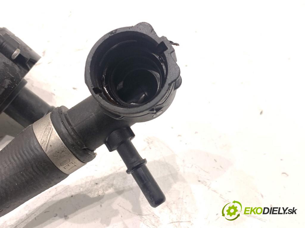 LAND ROVER RANGE ROVER EVOQUE SUV 2025 150 kW 2.0 D200 MHEV 4x4 1997 DALŠÍ: pumpa vody M8D2-8B500-AB (Vodní pumpa)