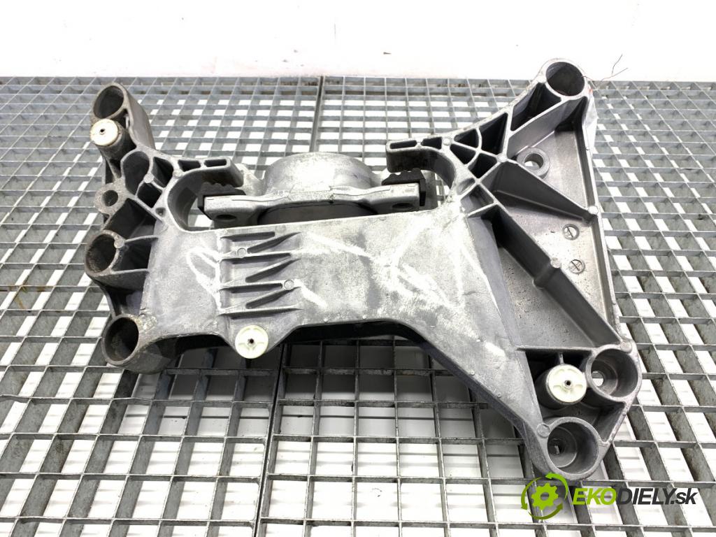 BMW G31 Kombi 2020 140 kW 520 d 1995 Držiak prevodovky 6861580