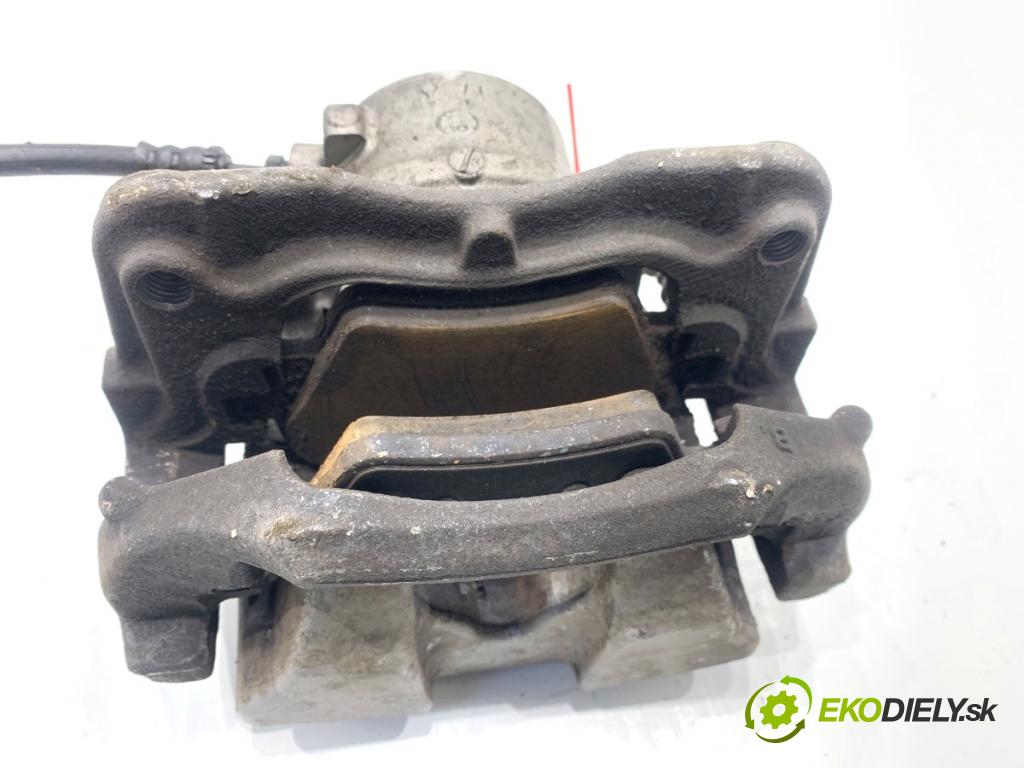 BMW G31 Kombi 2020 140 kW 520 d 1995 Brzdič strmeň pravy predný 60/24/330