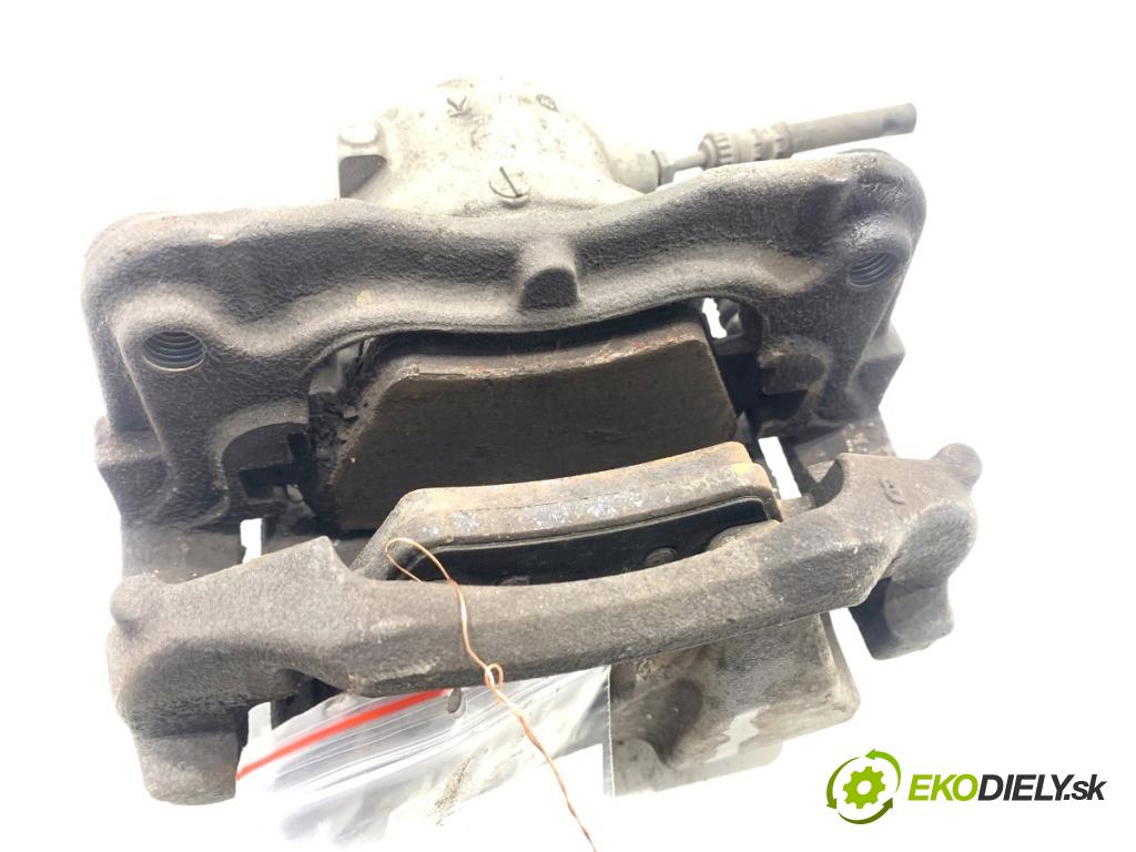 BMW G31 Kombi 2020 140 kW 520 d 1995 Brzdič strmeň ľavy predný 60/24/330