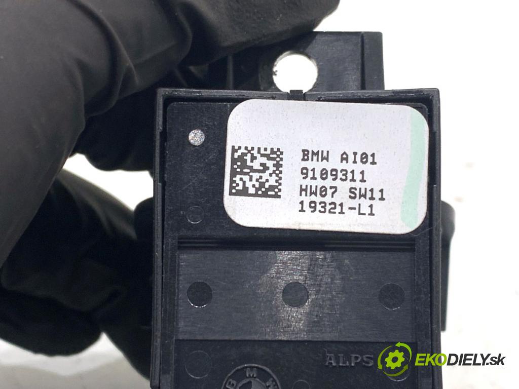 BMW G31 Kombi 2020 140 kW 520 d 1995 Spínač brzdy ručnej brzdy 9109311 (Prepínacie páčky pod volantom)