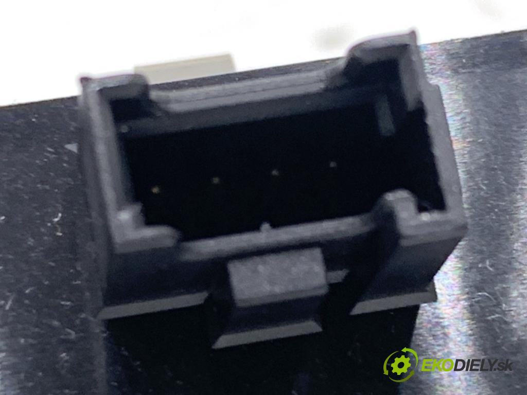 BMW G31 Kombi 2020 140 kW 520 d 1995 přepínač sedačky 6826746