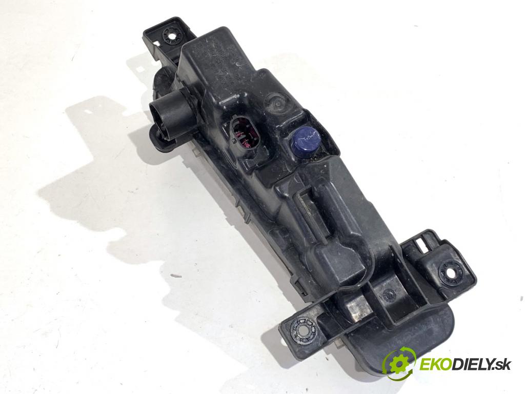 BMW G31 Kombi 2020 140 kW 520 d 1995 Svetlo DRL: pravy predný 9477172