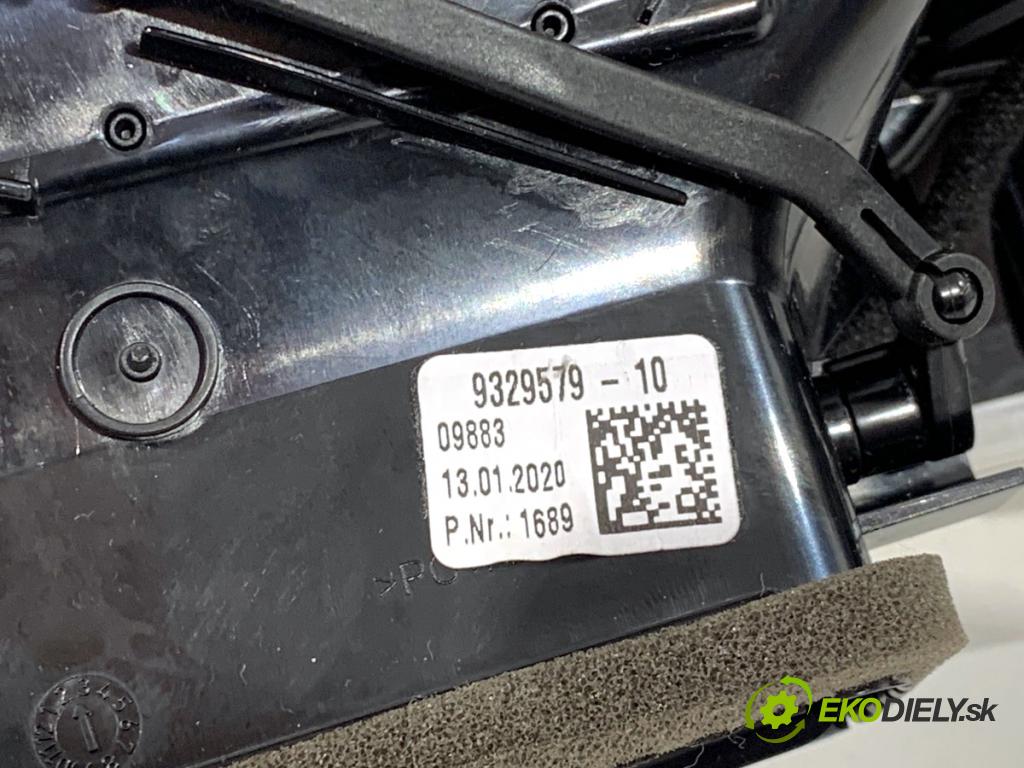 BMW G31 Kombi 2020 140 kW 520 d 1995 Mriežky kúrenia predný 9390699