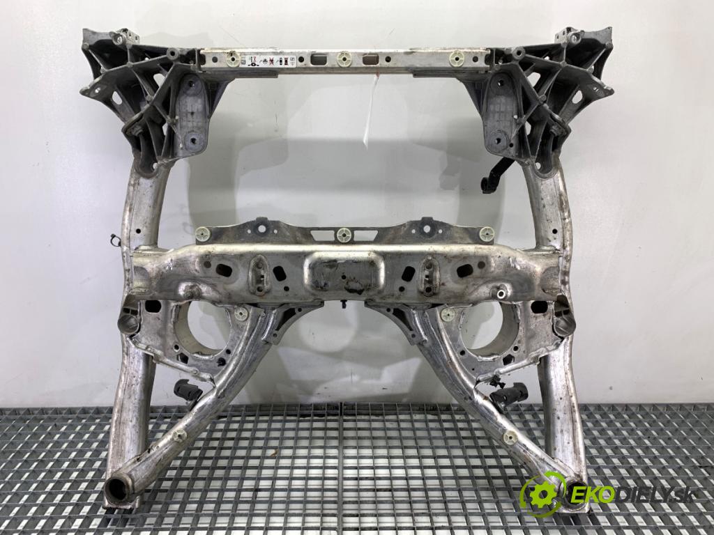 BMW G31 Kombi 2020 140 kW 520 d 1995 výztuha pod motor 6861106 (Přední výztuha)