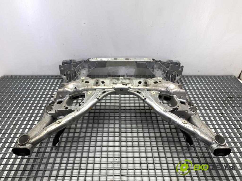 BMW G31 Kombi 2020 140 kW 520 d 1995 výztuha pod motor 6861106 (Přední výztuha)