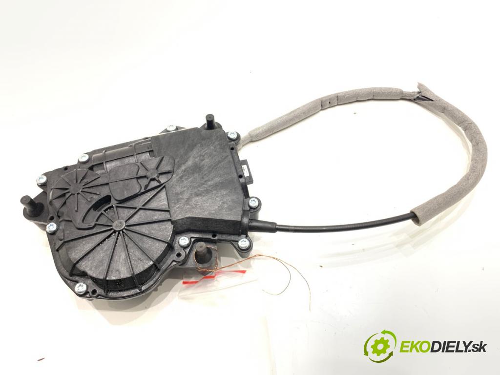 BMW G31 Kombi 2020 140 kW 520 d 1995 VLAK: dveří zadní část 7411760