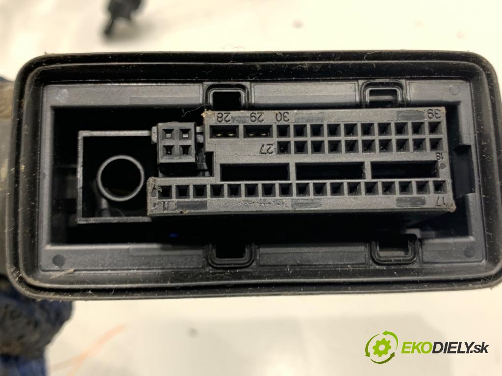 BMW G31 Kombi 2020 140 kW 520 d 1995 káblovačka dveře přední část pravý 8730172