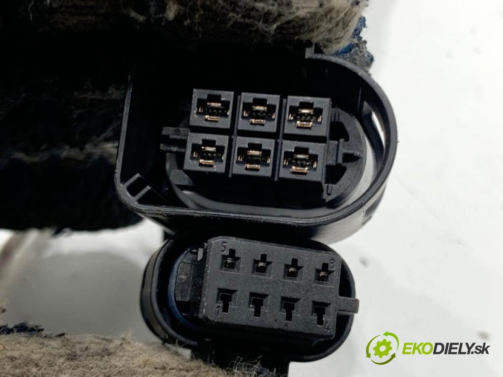 BMW G31 Kombi 2020 140 kW 520 d 1995 káblovačka dveře přední část pravý 8730172