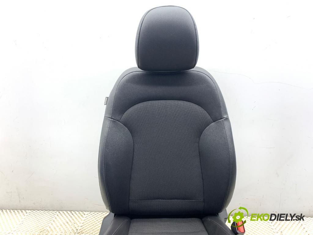 HYUNDAI ix35 SUV 2013 135 kW 2.0 CRDi 4WD 1995 Sedadlo pravy predný