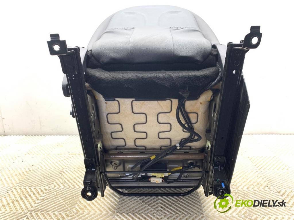 HYUNDAI ix35 SUV 2013 135 kW 2.0 CRDi 4WD 1995 sedadlo pravý přední část