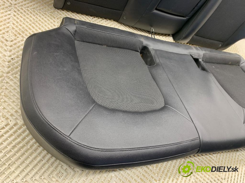 HYUNDAI ix35 SUV 2013 135 kW 2.0 CRDi 4WD 1995 sedadlo druhý VLÁDA: