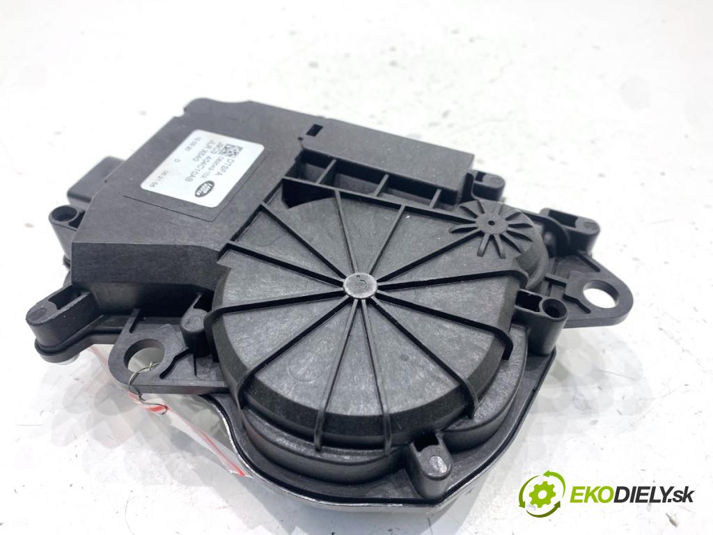 JAGUAR E-PACE SUV 2020 132 kW 2.0 D180 AWD 1999 zámok VLAK: dveří zadní část J9C3-404C10-AB