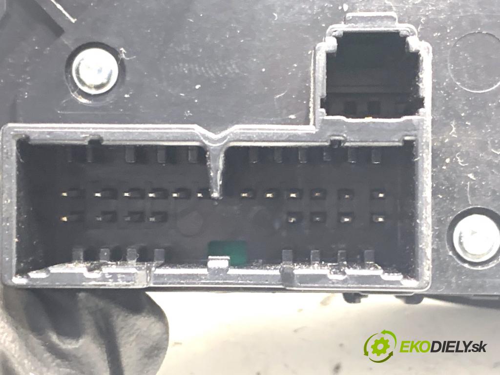 JAGUAR E-PACE SUV 2020 132 kW 2.0 D180 AWD 1999 Panel Prepínač sedačky PGX73-14B566-BA