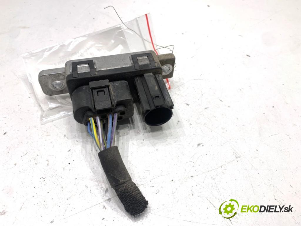 JAGUAR E-PACE SUV 2020 132 kW 2.0 D180 AWD 1999 Modul relé 0281003221