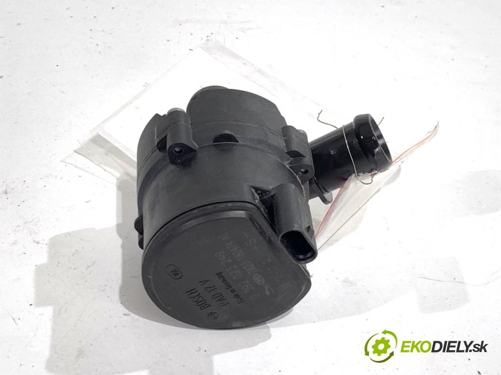 JAGUAR E-PACE SUV 2020 132 kW 2.0 D180 AWD 1999 DALŠÍ: pumpa vody DX2318D474AC (Vodní pumpa)