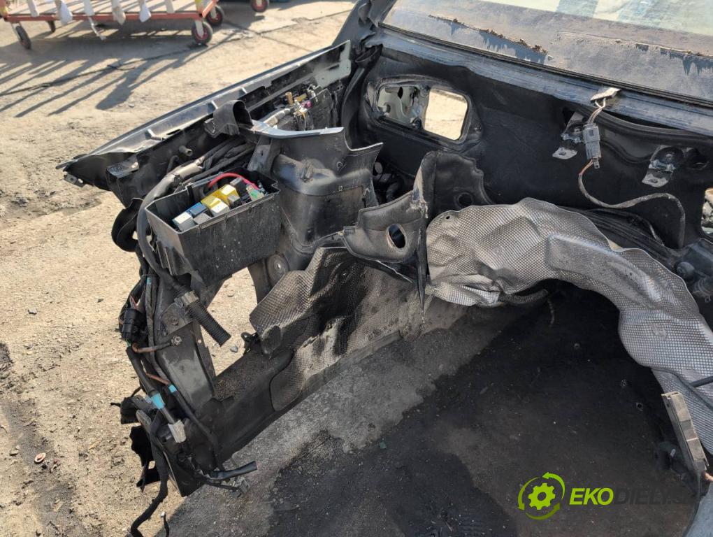 MERCEDES-BENZ W166 SUV 2013 190 kW ML 350 BlueTEC 4-matic (166.024) 2987 KAROSERIA ČTVRŤÁK blatník práh střecha PODŁUŻNICA