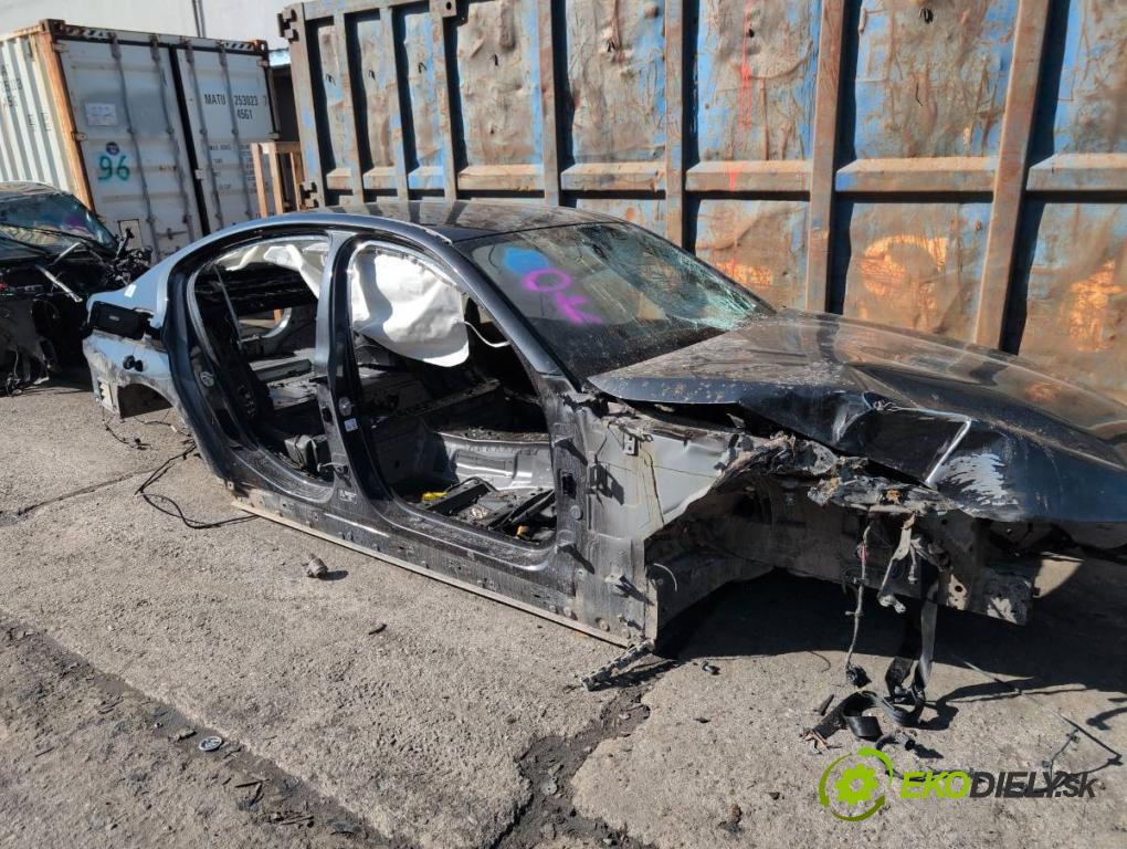 BMW G30 sedan 2022 140 kW 520 d xDrive 1995 karoséria ČTVRŤÁK: Blatník prah strecha PODŁUŻNICA