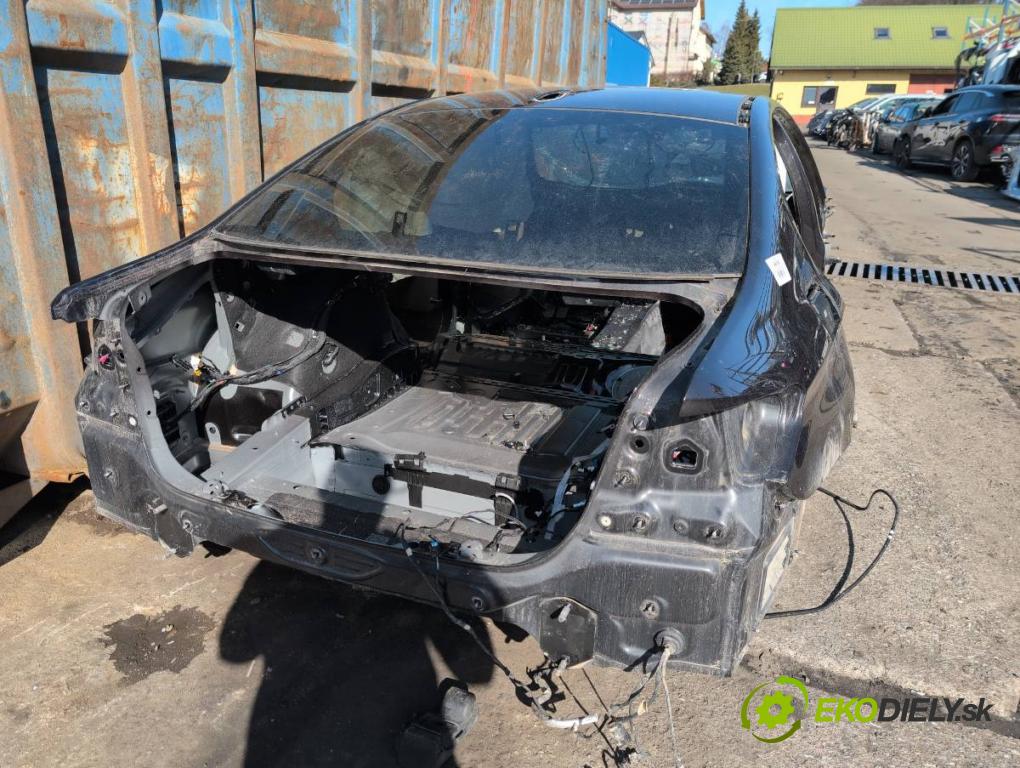 BMW G30 sedan 2022 140 kW 520 d xDrive 1995 karoséria ČTVRŤÁK: Blatník prah strecha PODŁUŻNICA