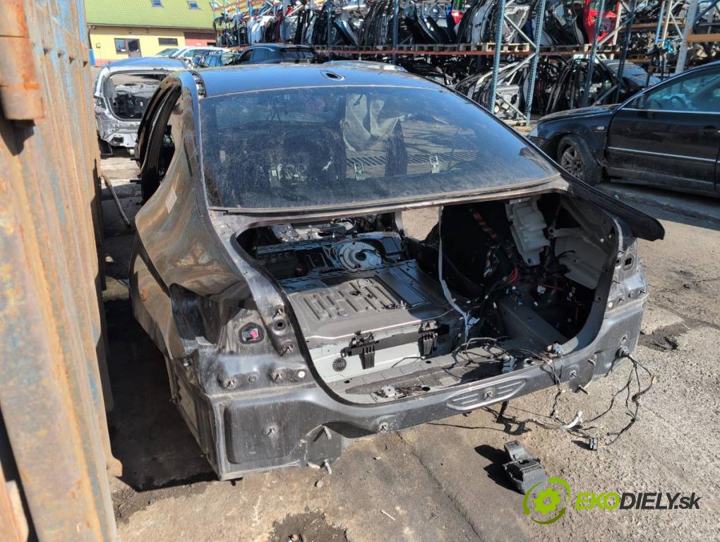 BMW G30 sedan 2022 140 kW 520 d xDrive 1995 karoséria ČTVRŤÁK: Blatník prah strecha PODŁUŻNICA