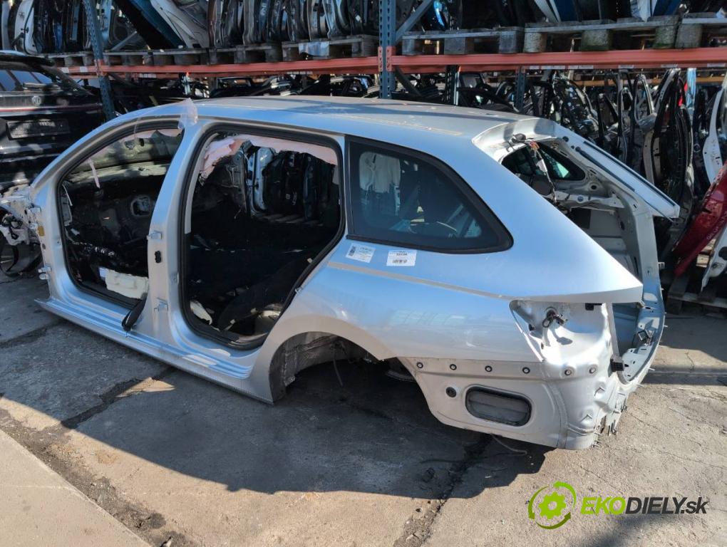 SKODA OCTAVIA IV Kombi 2023 110 kW 2.0 TDI 1968 karoséria ČTVRŤÁK: Blatník prah strecha PODŁUŻNICA