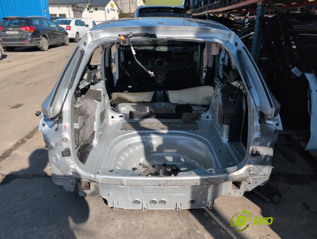 SKODA OCTAVIA IV Kombi 2023 110 kW 2.0 TDI 1968 karoséria ČTVRŤÁK: Blatník prah strecha PODŁUŻNICA