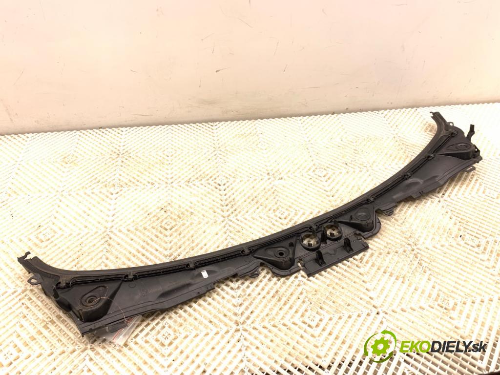 BMW F31 Kombi 2014 135 kW 320 d xDrive 1995 Torpédo, plast pod čelné okno 74850610 (Torpédo (plast pod čelným sklom))