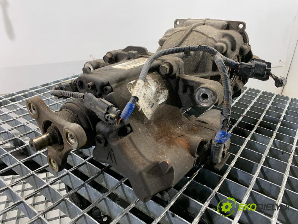 HYUNDAI ix35 SUV 2013 135 kW 2.0 CRDi 4WD 1995 Most ,diferenciál zad