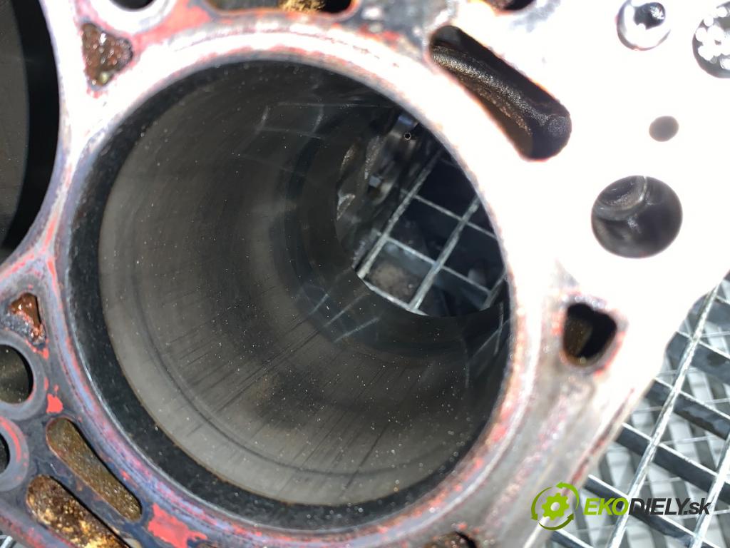 AUDI A6 C7 Kombi 2016 160 kW 3.0 TDI quattro 2967 JEDNOTKA: motora 059011GS 059023BQ (Blok motoru)