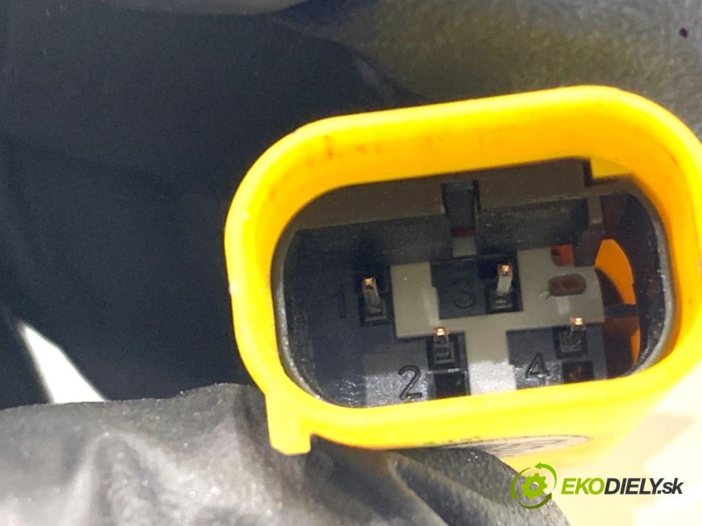 HYUNDAI ix35 SUV 2013 135 kW 2.0 CRDi 4WD 1995 KAMERA ZPĚT: 95790-2S112