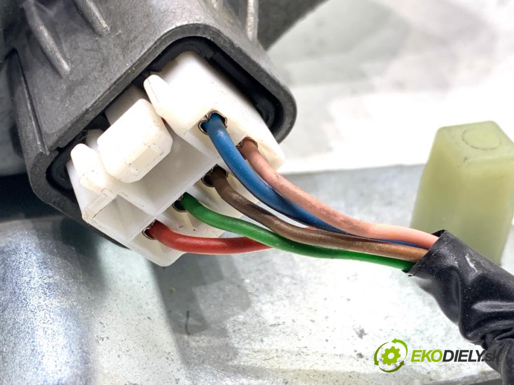 HYUNDAI ix35 SUV 2013 135 kW 2.0 CRDi 4WD 1995 blokáda volantu 81900-2S500 (Riadenie ostatné)