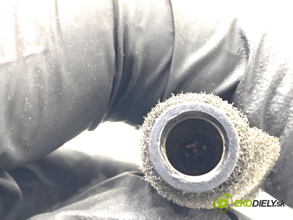 HYUNDAI ix35 SUV 2013 135 kW 2.0 CRDi 4WD 1995 ANTENA V3-05228EK