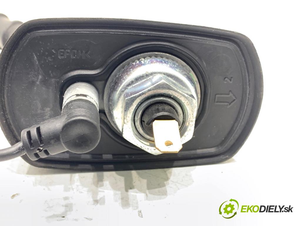 HYUNDAI ix35 SUV 2013 135 kW 2.0 CRDi 4WD 1995 ANTENA V3-05228EK