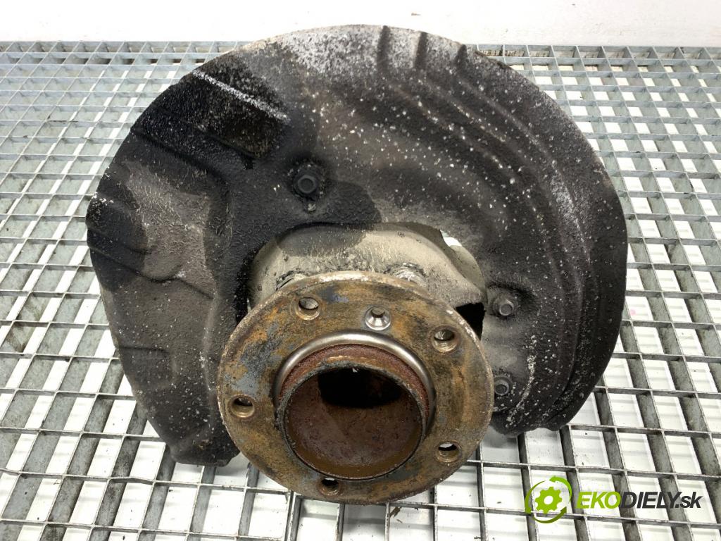 BMW E84 SUV 2013 85 kW sDrive 16 d 1995 náboj levý přední část 