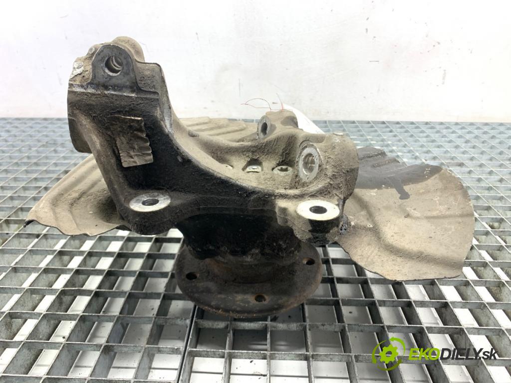 BMW E84 SUV 2013 85 kW sDrive 16 d 1995 náboj levý přední část