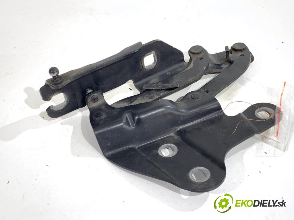 BMW E84 SUV 2013 85 kW sDrive 16 d 1995 Záves kapoty pravy predný 2990360