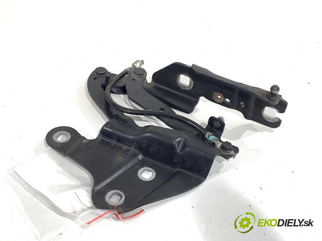 BMW E84 SUV 2013 85 kW sDrive 16 d 1995 Záves kapoty ľavy predný 2990359