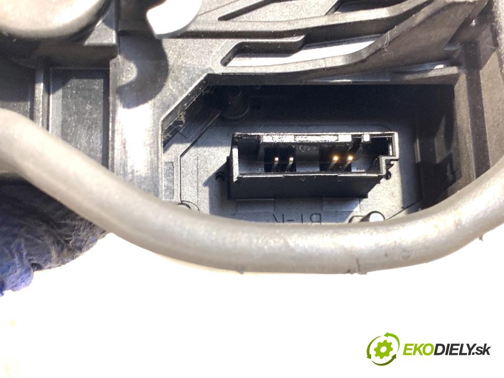 BMW E84 SUV 2013 85 kW sDrive 16 d 1995 zámok Dvere pravy zad 7229460