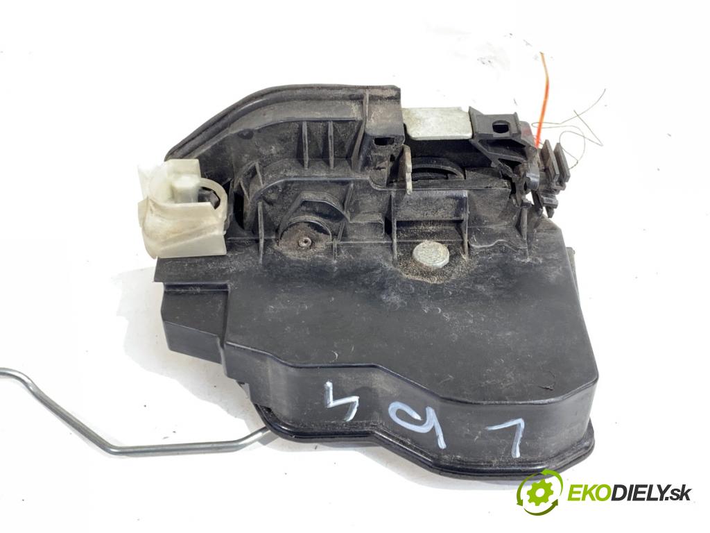 BMW E84 SUV 2013 85 kW sDrive 16 d 1995 zámok dveře levý přední část 7229461