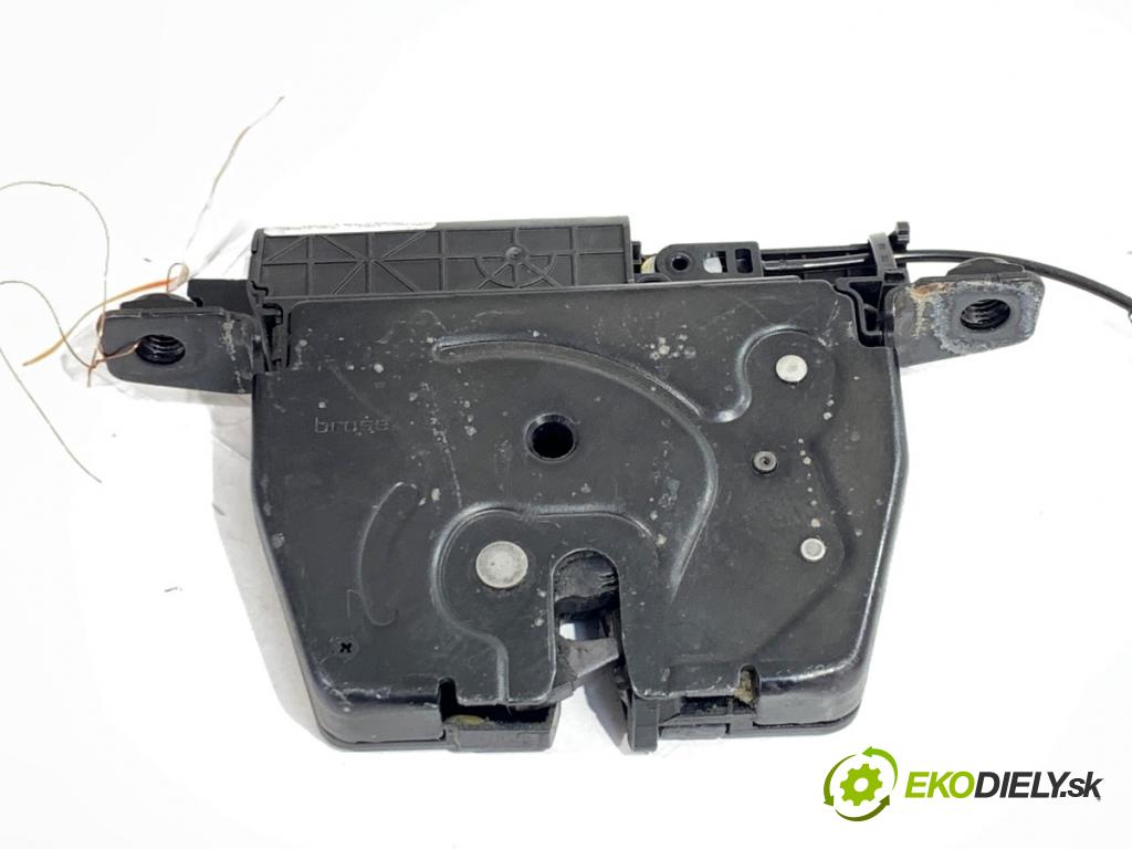 BMW E84 SUV 2013 85 kW sDrive 16 d 1995 zámok dveří zadní část 7200511