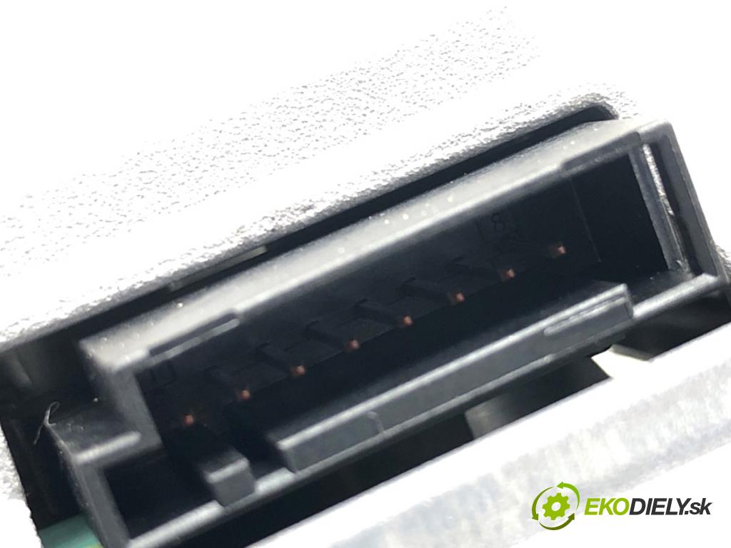 BMW E84 SUV 2013 85 kW sDrive 16 d 1995 Displej 2448197 (Přístrojová deska)